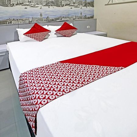 Super Oyo 91202 Family Guest House Syariah Tulungagung Bagian luar foto