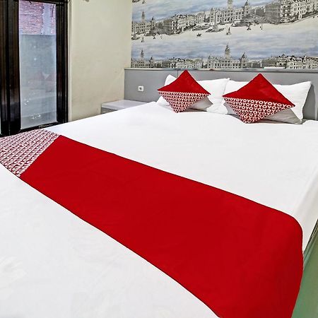 Super Oyo 91202 Family Guest House Syariah Tulungagung Bagian luar foto